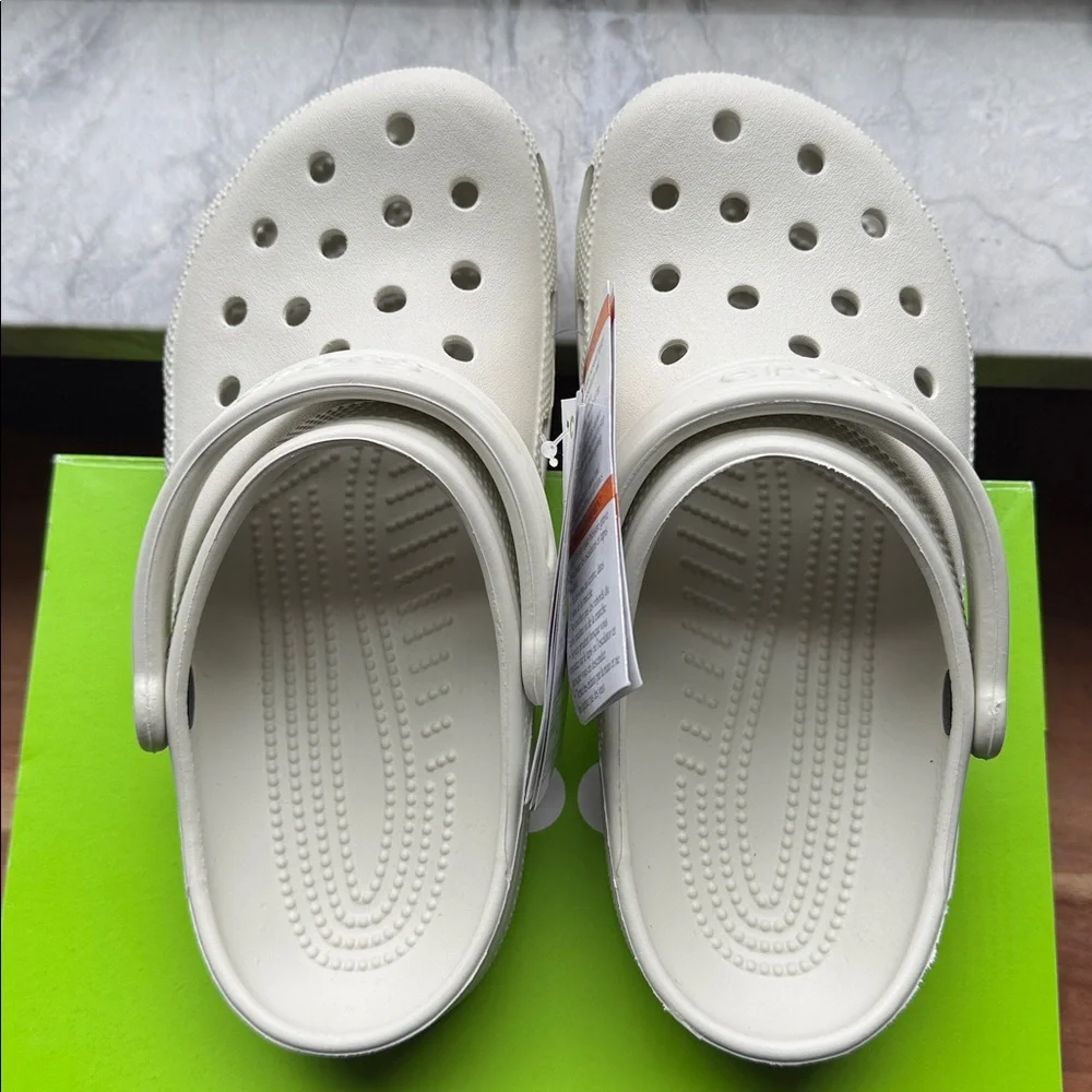 Crocs - Picture 2 of 5